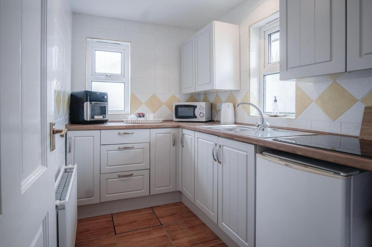 Rose Cottage - 3 Bed Cottage - New Hedges - Tenby Екстериор снимка