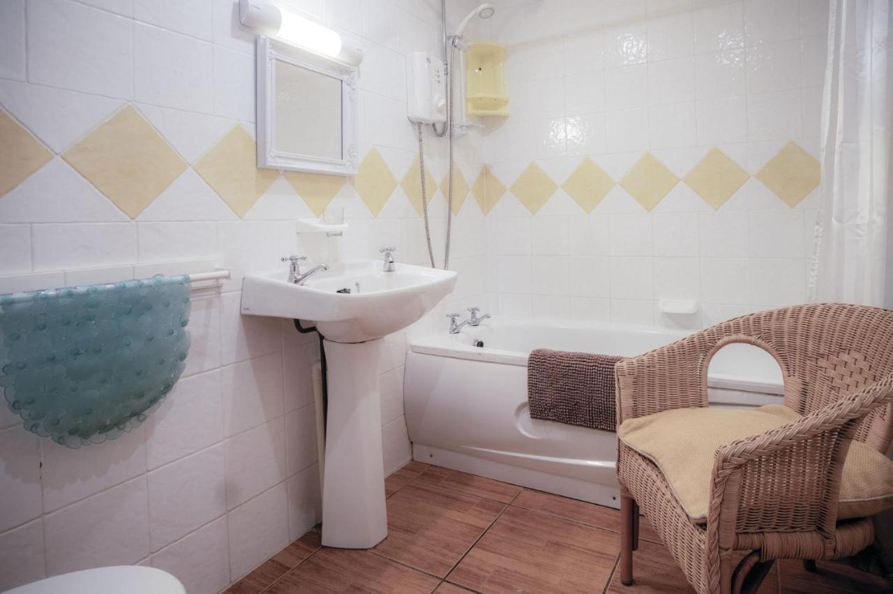 Rose Cottage - 3 Bed Cottage - New Hedges - Tenby Екстериор снимка