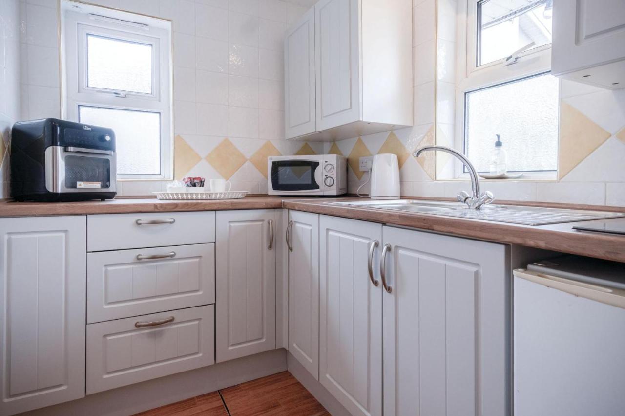 Rose Cottage - 3 Bed Cottage - New Hedges - Tenby Екстериор снимка